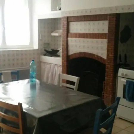 Maison De Village Pour Débrancher Сasa de vacaciones *