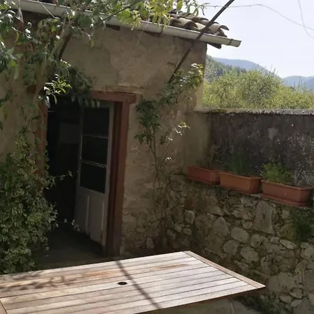 Maison De Village Pour Débrancher Сasa de vacaciones *